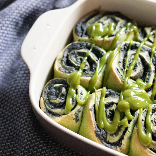 RECETTE : ROLLS AU MATCHA & SÉSAME NOIR