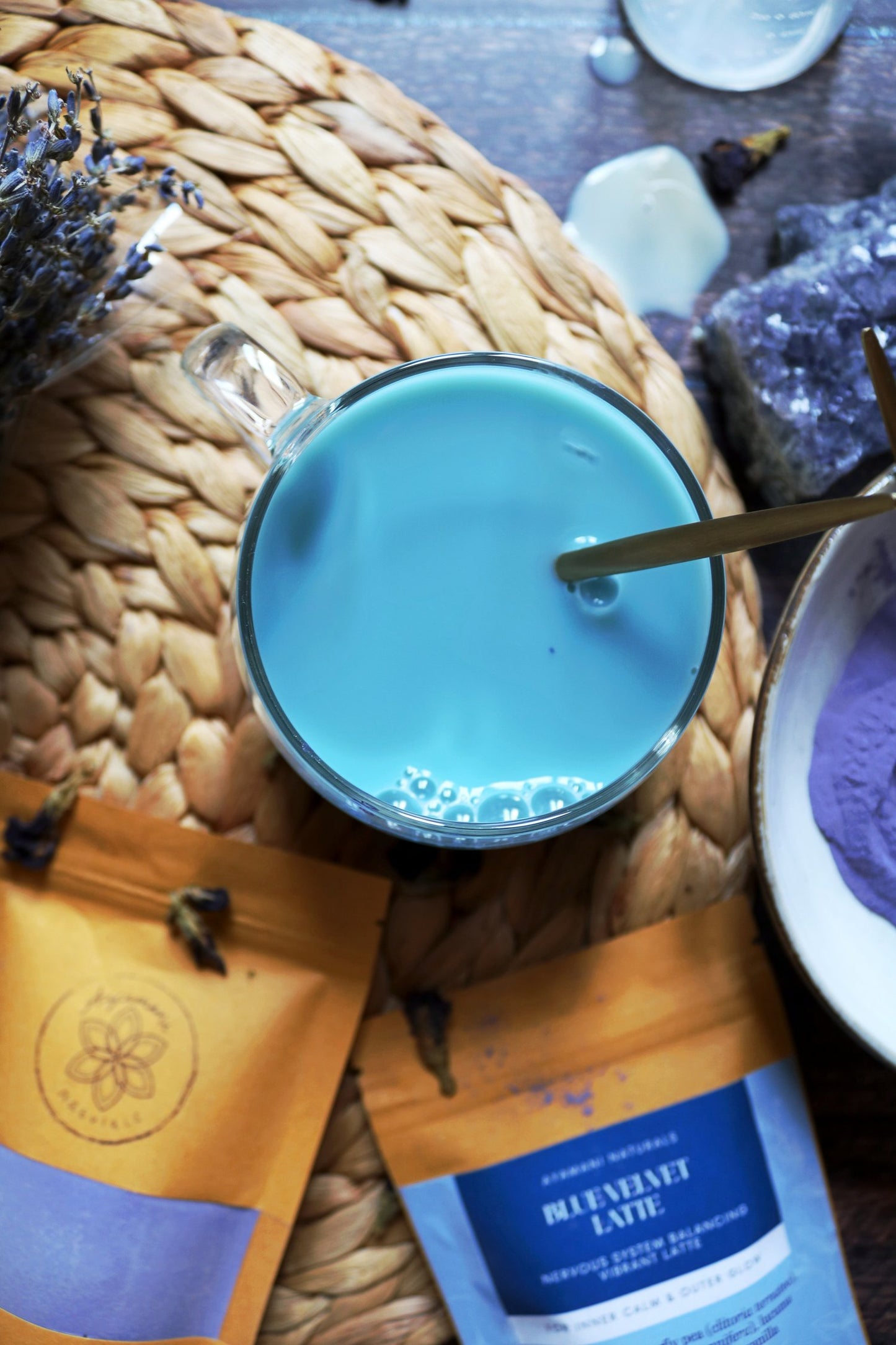 Blue Velvet Latte 60 g – Blaue Schmetterlingserbsenmischung – Ayamani Naturals