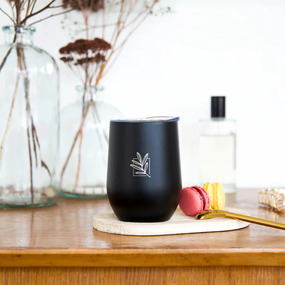 Calabash isolata nera + Bombilla – Elegante accessorio Mate