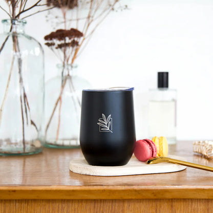 Calabash isolata nera + Bombilla – Elegante accessorio Mate